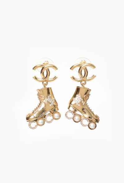 Chanel 2024 'CC' Rollerblade Earrings - 1