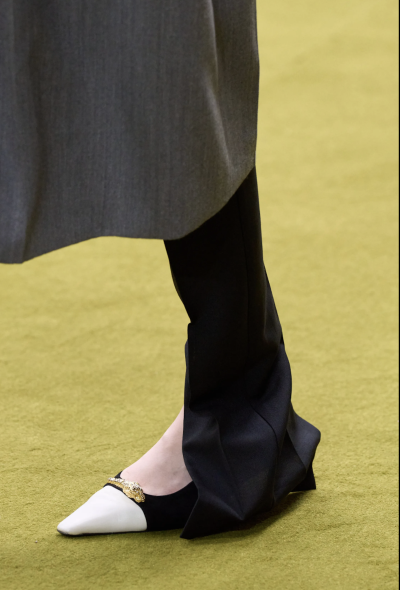 Gucci F/W 2023 Baroque Pointed Slingbacks - 2