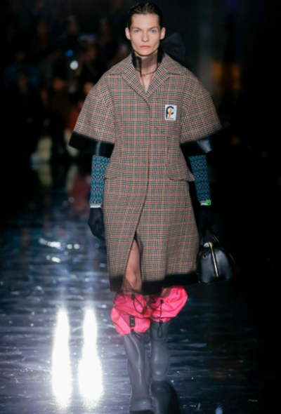 Prada F/W 2018 Belted Houndstooth Coat - 2