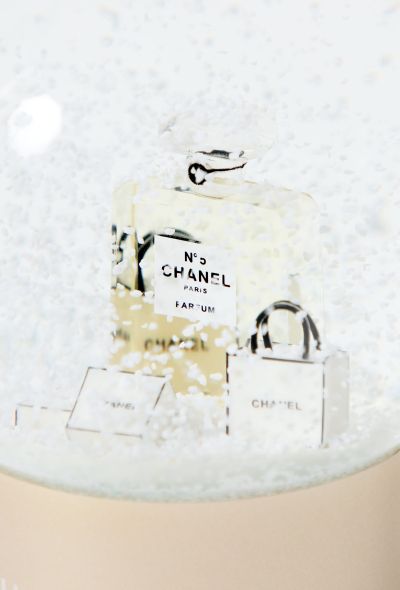 Chanel N°5 Snow Globe - 2