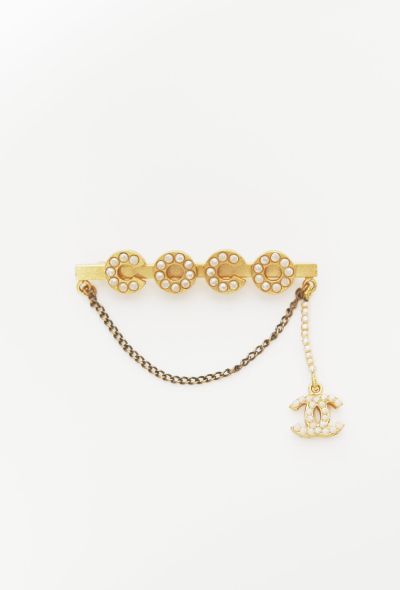Chanel F/W 2001 Pearl 'Coco' Brooch - 1