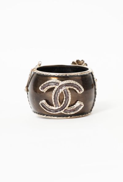 Chanel Couture 'CC' Camélia Iridescent Cuff - 2