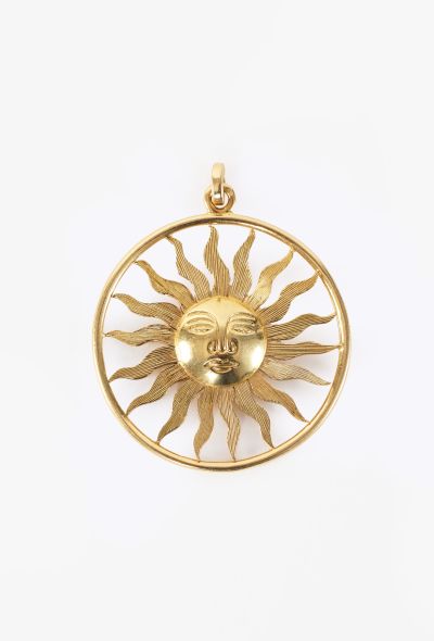Vintage Fine Jewelry 18K Yellow Gold Sun Motif Pendant - 1