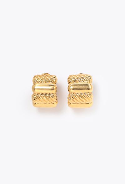 Vintage Fine Jewelry O.J Perrin 18k Yellow Gold Verona Clip On Earrings - 1
