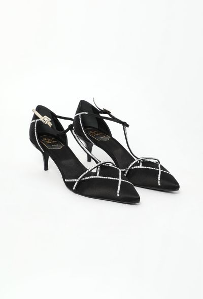 Roger Vivier Embellished Satin Pumps - 2