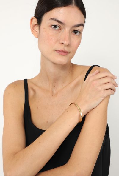 Modern Fine Jewelry Contemporary 18k Yellow Gold Bangle Bracelet - 2