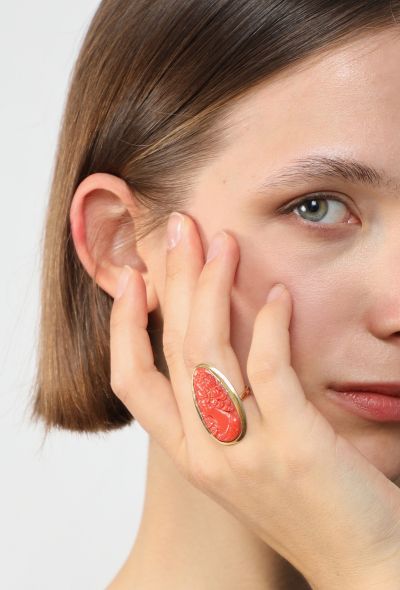 Vintage Fine Jewelry 18K Yellow Gold & Coral Cameo Ring - 2