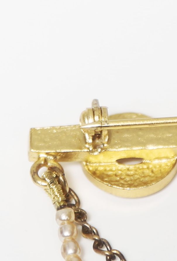 Chanel F/W 2001 Pearl 'Coco' Brooch - 6
