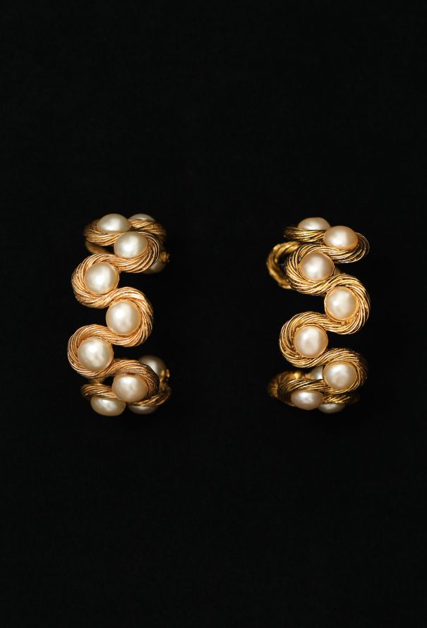 Chanel 1993/94 Bourgeois Pearl Bangle Set - 2