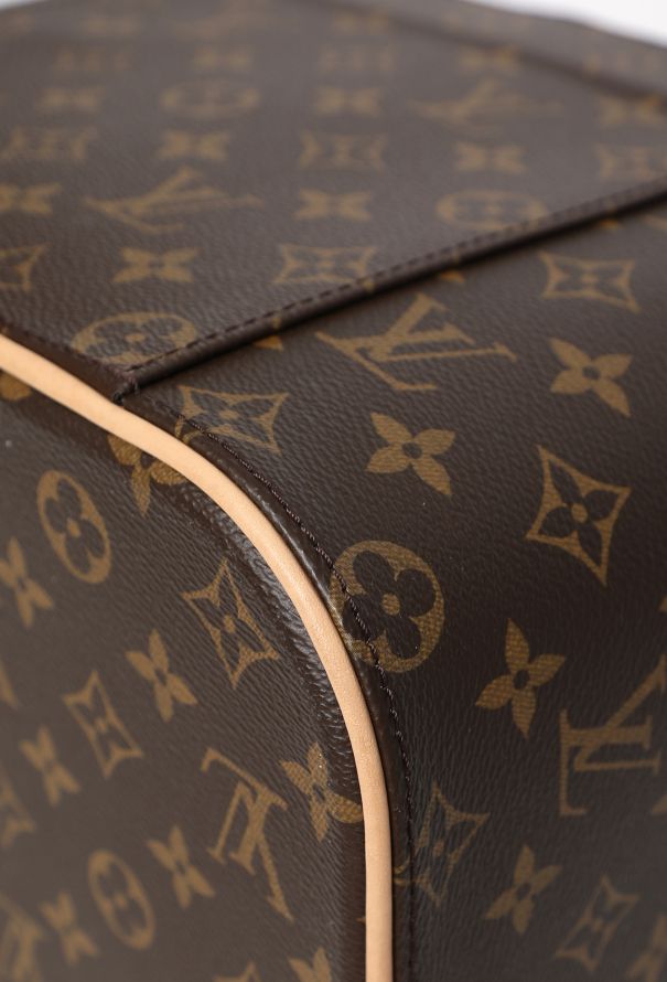 Louis Vuitton Monogram 'Nice' Toiletry Pouch, 2022 - 9