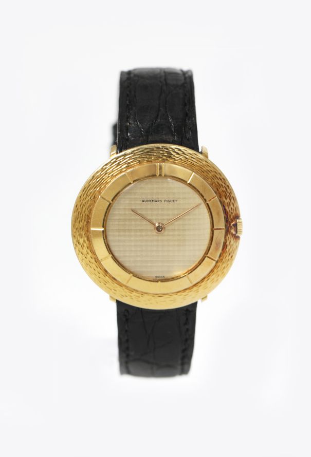 Audemars Piguet Rare 1960s 18k Yellow Gold Disco Volante Watch - 1
