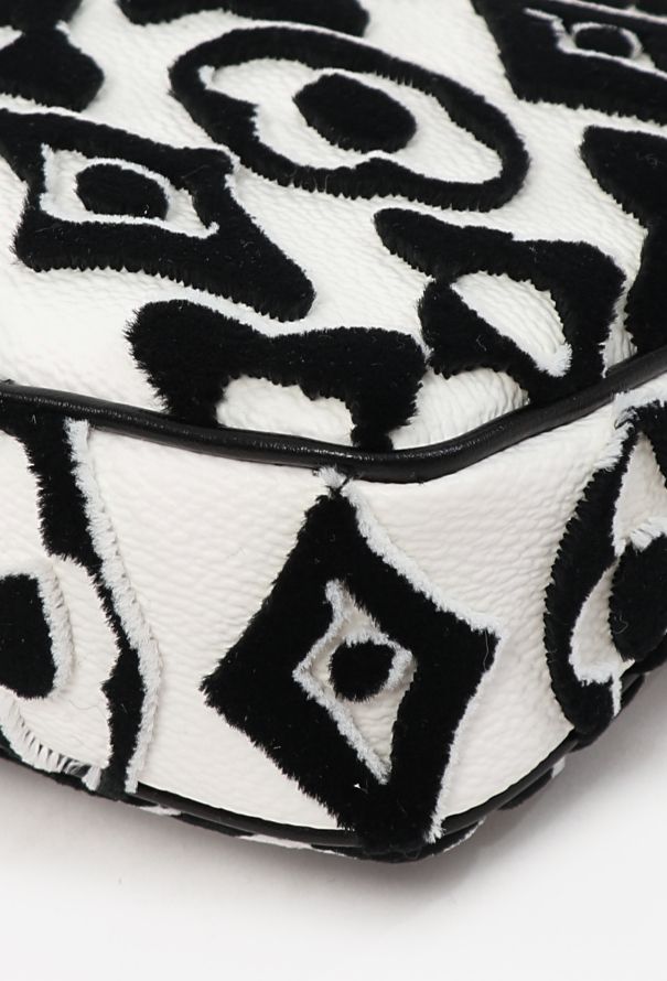 Louis Vuitton 2021 x Urs Fischer Pochette Bag - 10