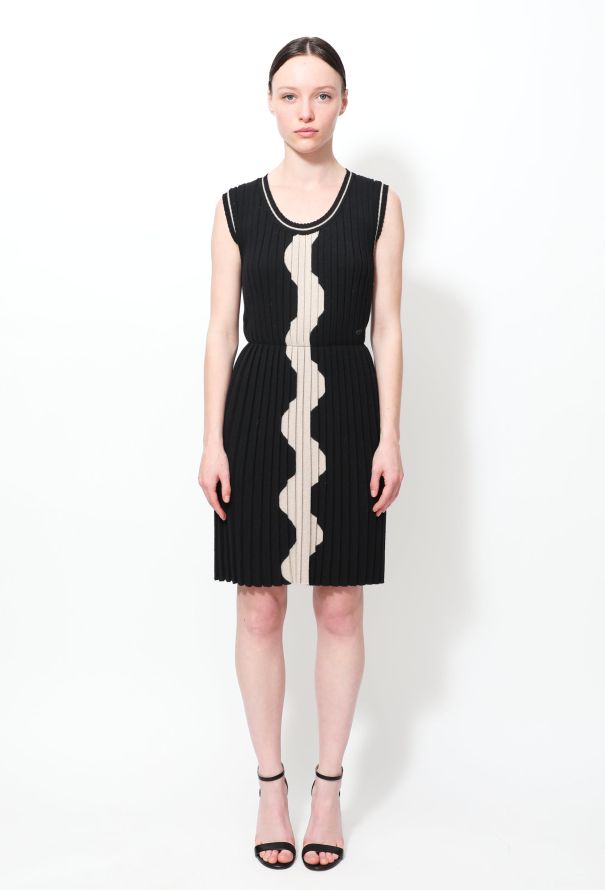 Chanel 2007 Pleated 'CC' Knit Dress - 1