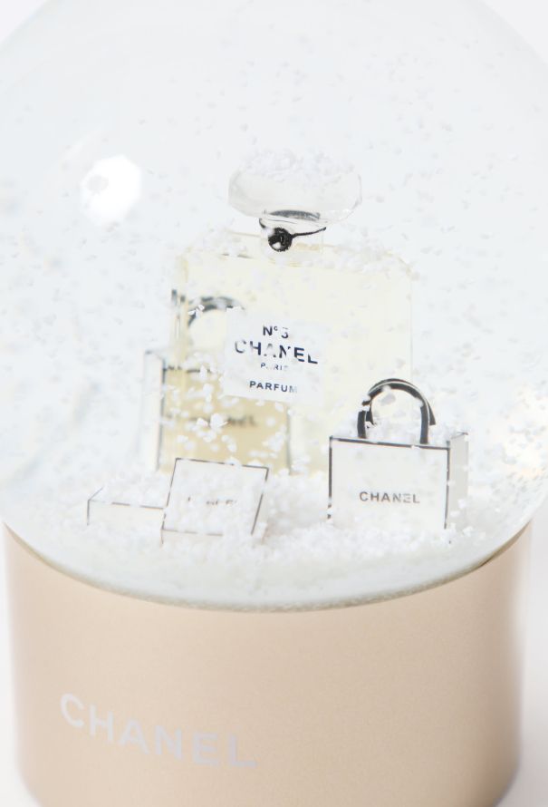 Chanel N°5 Snow Globe - 4