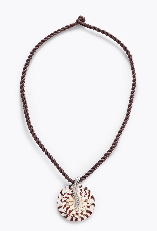 Modern Fine Jewelry Neuhaus 18k White Gold, Diamond & Shell Necklace - 1
