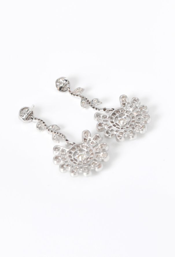 Vintage Fine Jewelry 18k White Gold & 3 Carats Diamond Daisy Earrings - 4