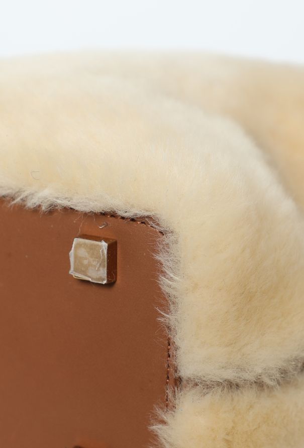 Saint Laurent Le 37 Shearling Bucket Bag - 11