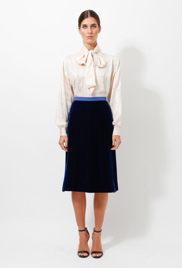 Dior 1974 Velvet Smoking Ensemble - 5