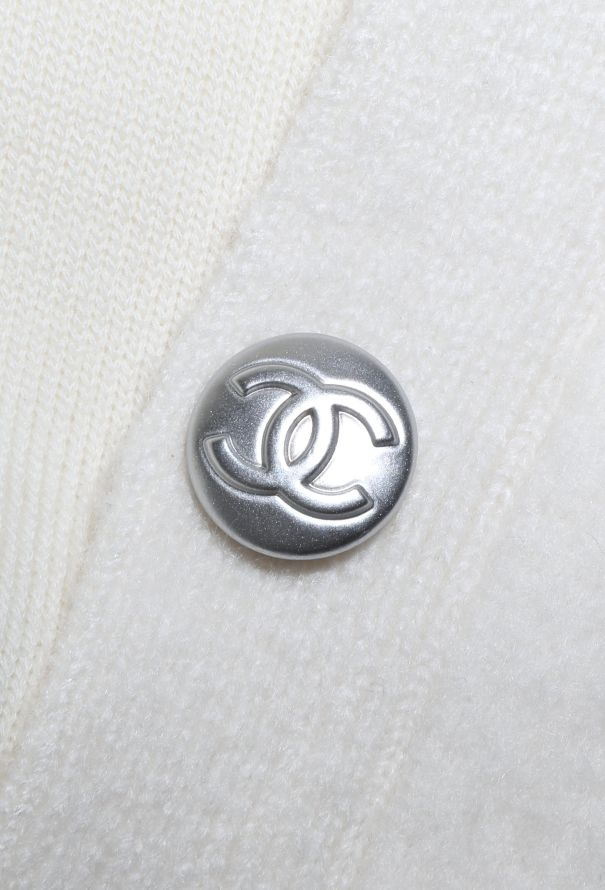 Chanel 2021 'Coco Neige' Cashmere Cardigan - 7