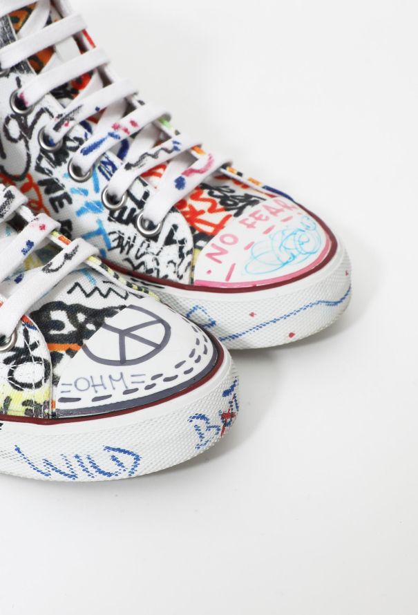 Vetements F/W 2018 Graffiti Canvas Sneakers - 8