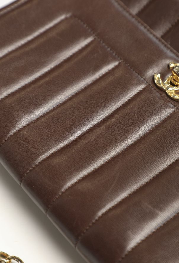 Chanel '80s Vertical Quilted Flap Bag - 11