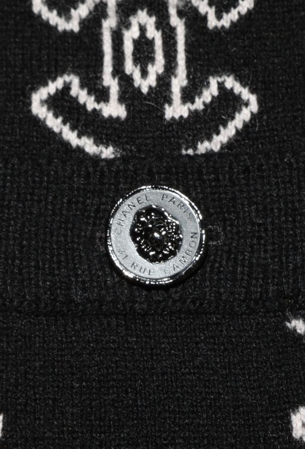Chanel 2022 Cashmere Clover Cardigan - 7