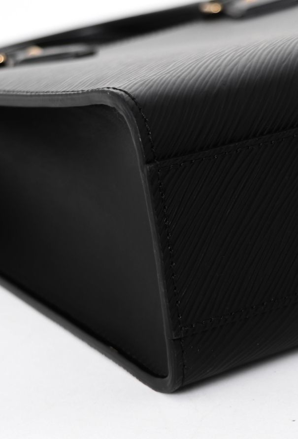 Louis Vuitton Black Epi Sac Plat - 9
