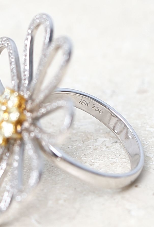 Vintage Fine Jewelry 18k Gold & Diamond Daisy Ring - 5