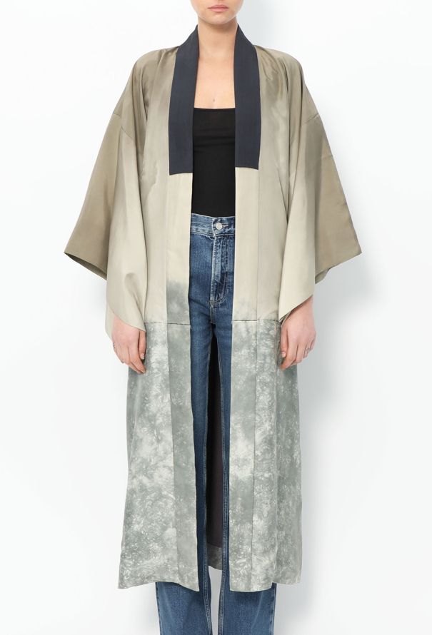 World Treasures Authentic Japanese Printed Silk Kimono - 3