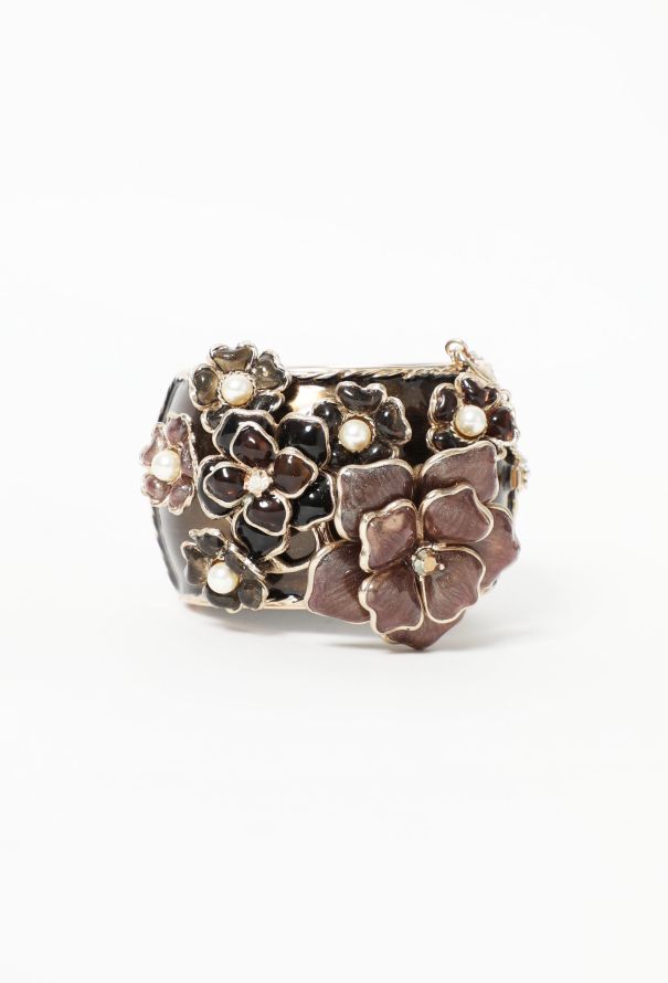 Chanel Couture 'CC' Camélia Iridescent Cuff - 1