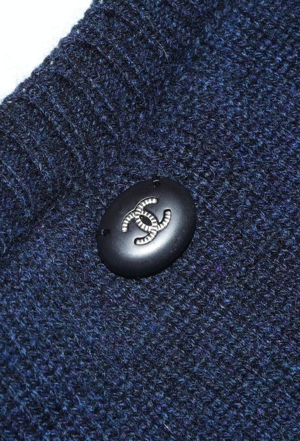 Chanel 2018 Velvet Emblem Cashmere Sweater - 6