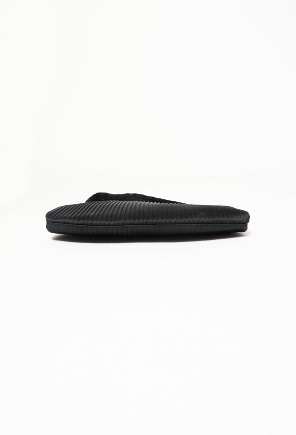 Exquisite Vintage Pleated Satin Minaudière - 5