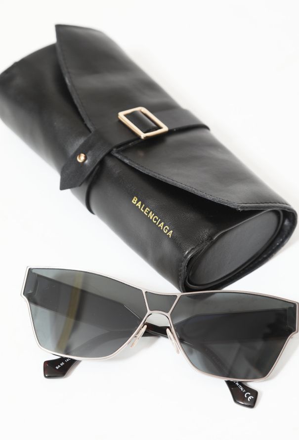 Balenciaga 2018 Square Sunglasses with Leather Pouch - 2