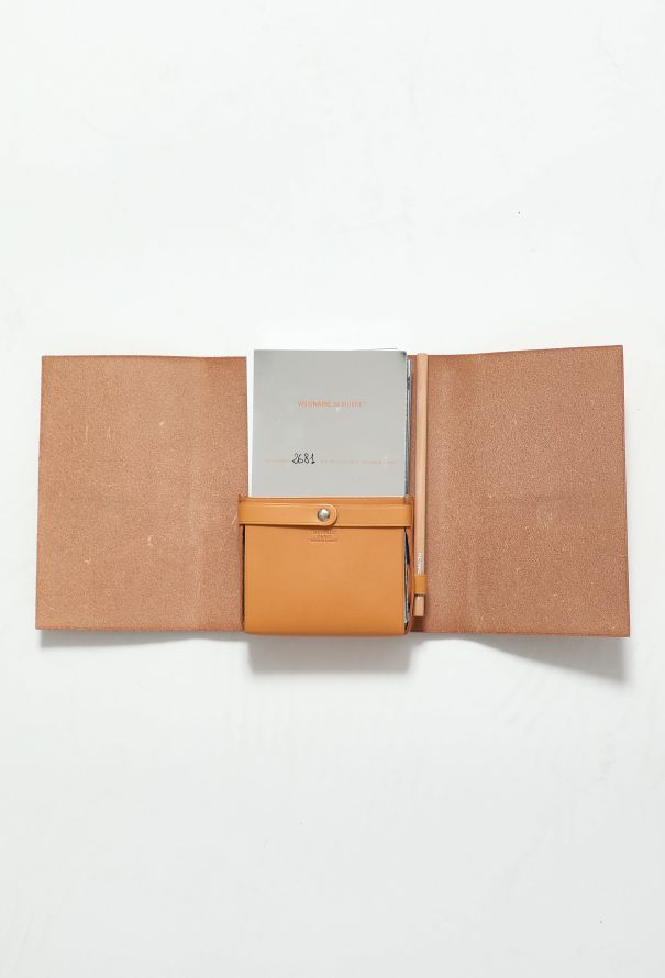 Hermès Visionaire No. 32, 'Where?' - 6