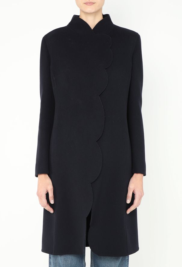 Valentino F/W 2018 Scalloped Trim Coat - 3
