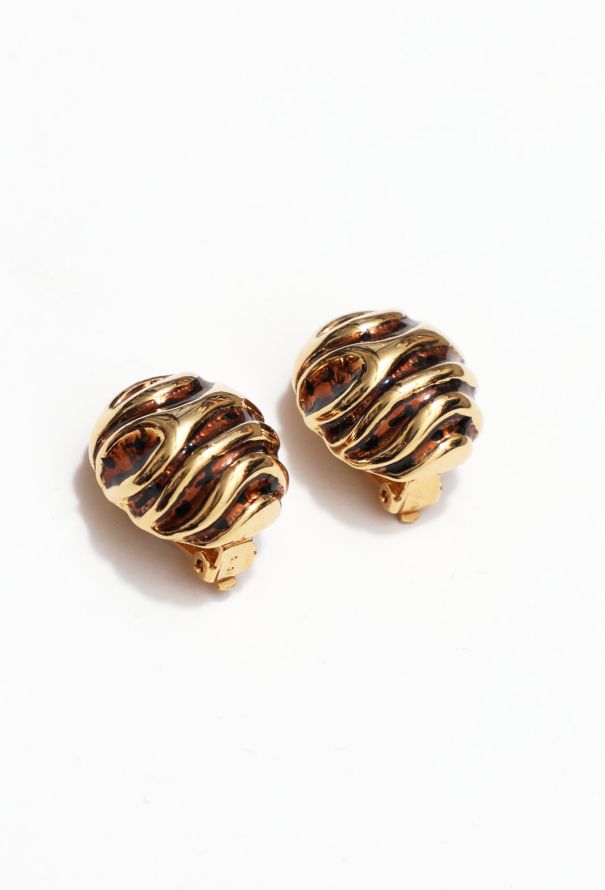 Exquisite Vintage Goldtone Clip Earrings - 2