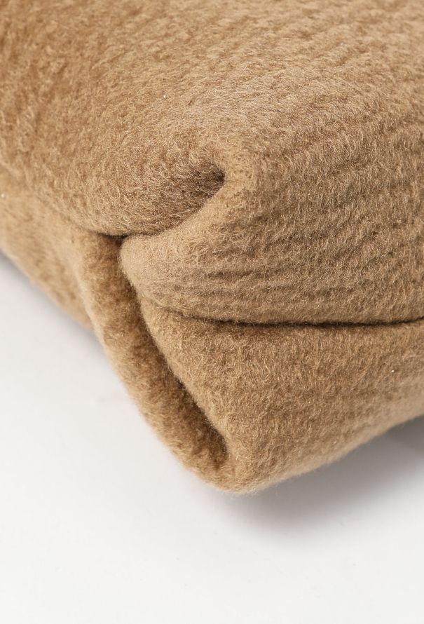 The Row Resort 2023 Large Glove Bag - 10