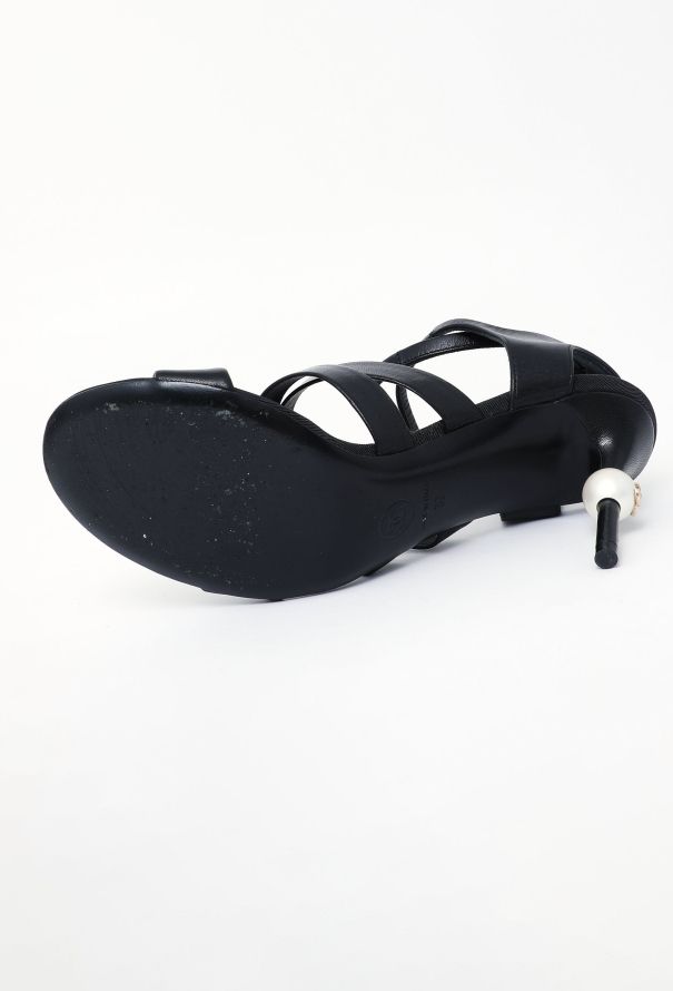 Chanel Leather Pearl 'CC' Sandals - 6