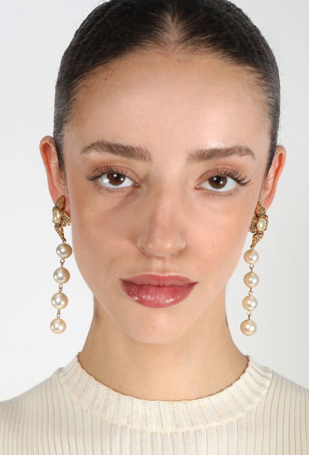 Chanel Pearl Pendant Earrings - 2