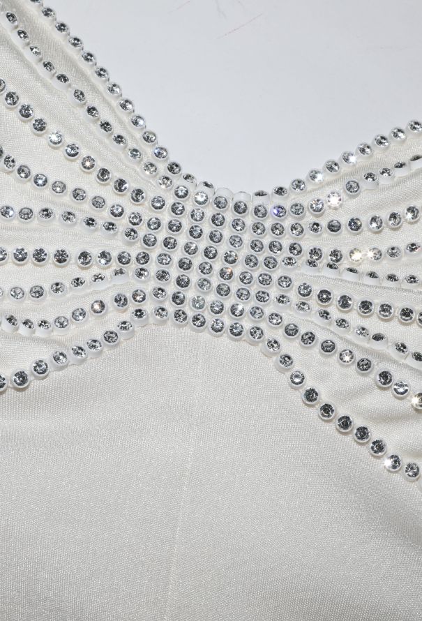 Azzaro 1975 Strass Butterfly Open-Back Gown - 9