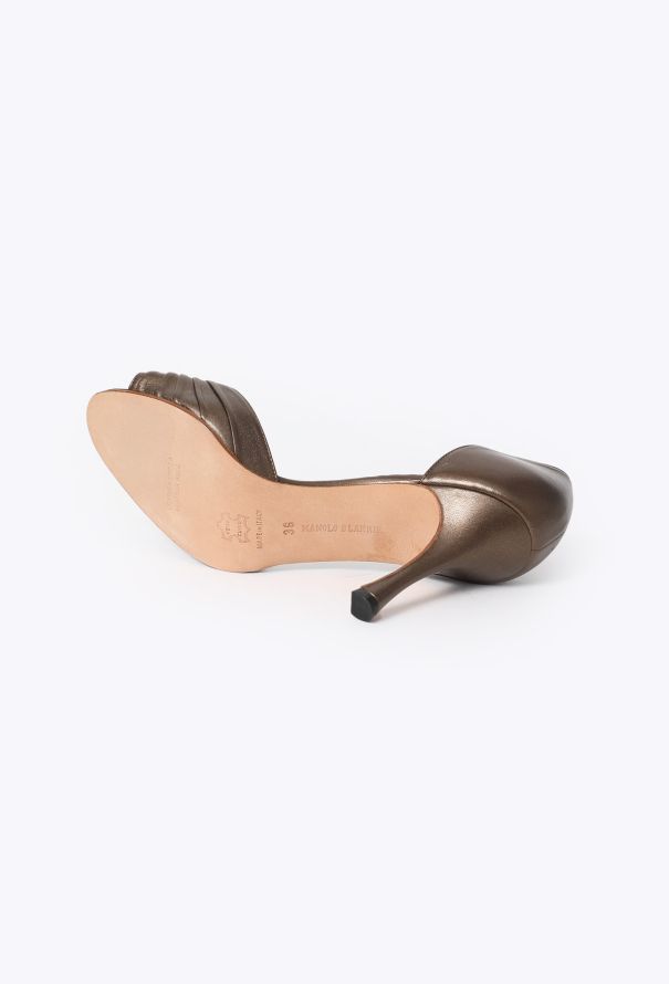 Manolo Blahnik Sedaraby Metallic Open-Toe Pumps - 5