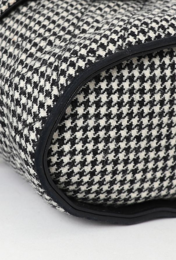 Chanel Vintage Houndstooth Vanity Case - 9