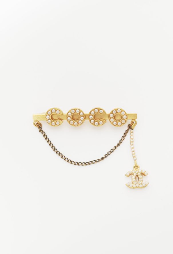 Chanel F/W 2001 Pearl 'Coco' Brooch - 1