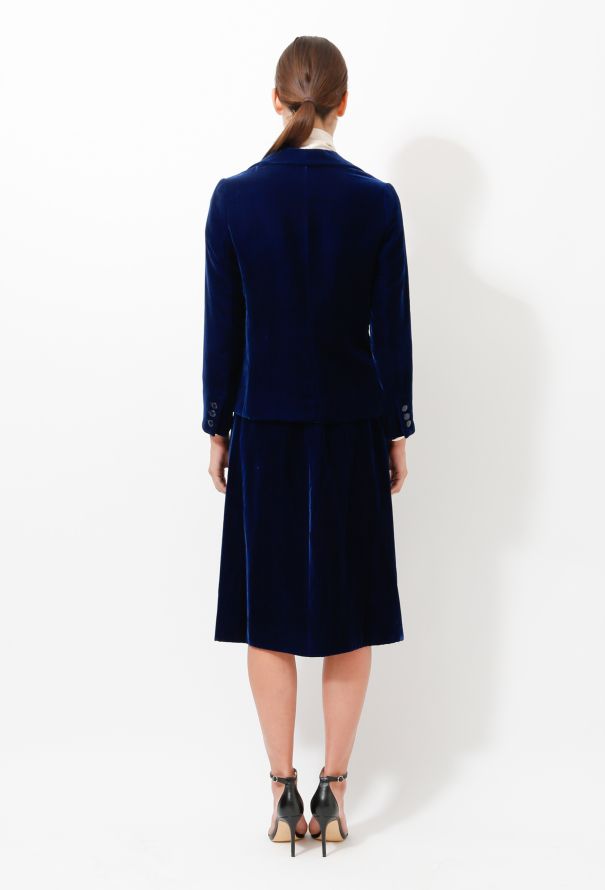 Dior 1974 Velvet Smoking Ensemble - 7