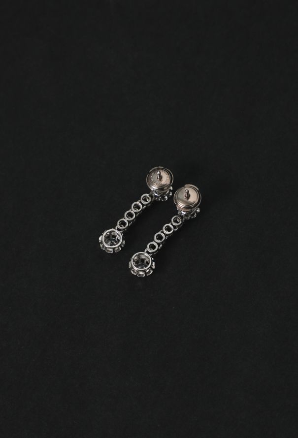 Vintage Fine Jewelry Art Deco 18k Gold and Diamond Sleeper Earrings - 3
