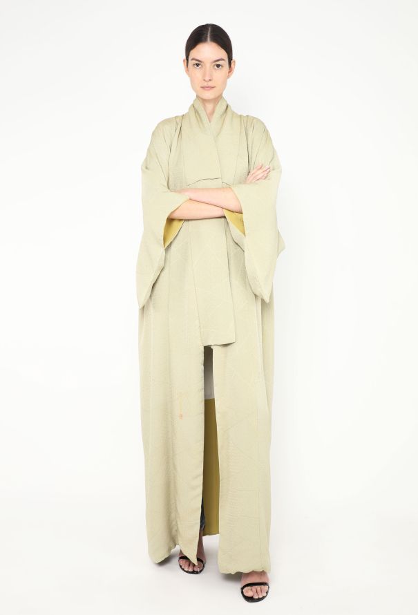World Treasures Authentic Jacquard Embroidered Kimono - 2