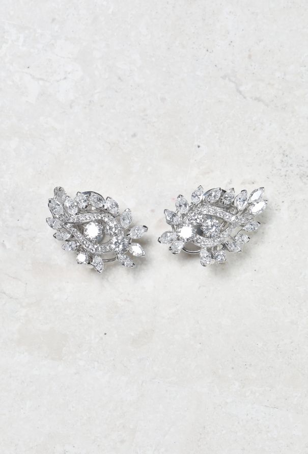 Mellerio 15.39 Carats Diamond & 9.88 Carats Sapphire Earrings - 4
