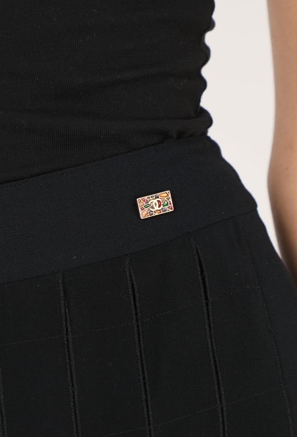 Chanel Classic Pleated 'CC' Skirt - 3