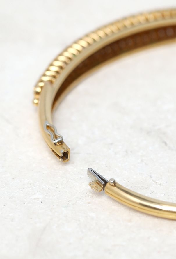 Vintage Fine Jewelry 18k Yellow Gold, Diamond & Emerald Bangle - 5
