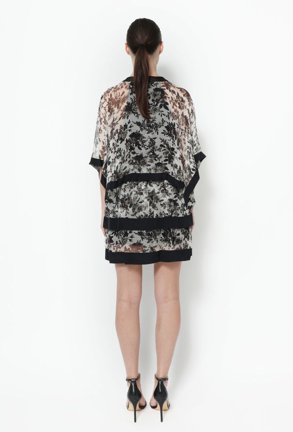 Balenciaga Resort 2008 Silk Cape Dress - 4